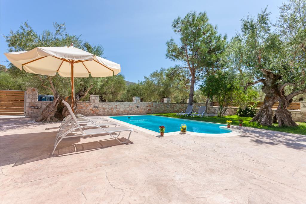 Evalexia Villa - Luxury Villa With Private Pool Near Laganas Perfect For Groups By Villa Mana Gers Kalamákion Exteriör bild