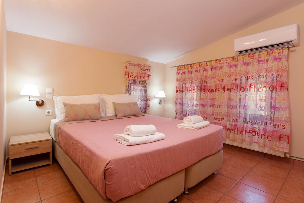 Evalexia Villa - Luxury Villa With Private Pool Near Laganas Perfect For Groups By Villa Mana Gers Kalamákion Exteriör bild